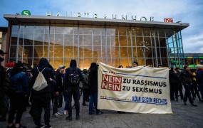 Nemški policijski sindikati: Prosilci za azil so napadali ženske v Kölnu