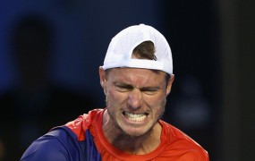 Avstralski teniški igralec v zadnjem dvoboju kariere sodnika ozmerjal z idiotom