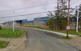 Strelski napad na kanadski šoli zahteval štiri življenja