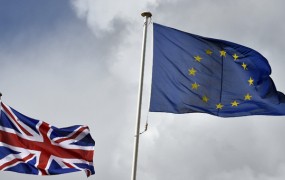 Tusk svari: EU lahko zaradi brexita razpade