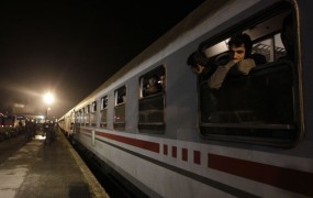 Madžarska bo za 30 dni zaprla železniške mejne prehode s Hrvaško