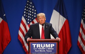 Trump zavrača obtožbe o vodenju lažne univerze