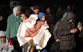 Danes prišlo okoli 382 migrantov, v februarju že več kot 97.000
