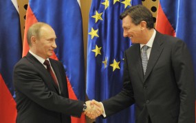Pahor Putina uradno povabil na obisk v Slovenijo
