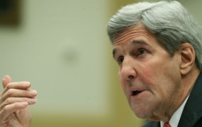 Kerry poskušal prepričati Putina, naj se omehča glede Asada