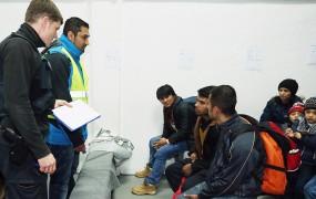 Prvi sirski begunci iz Turčije prispeli v Nemčijo