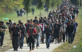 Avstrija zaostruje azilno zakonodajo z možnostjo popolnega zaprtja meja za begunce