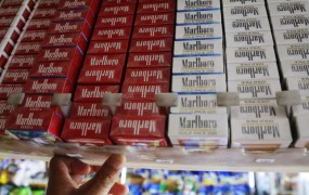 Srbski cariniki zasegli 800.000 cigaret v slovenskem tovornjaku
