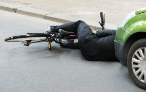 Belgijski ministri zbijajo kolesarje