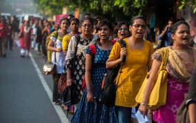 Petim Indijcem dosmrtni zapor zaradi posilstva danske turistke