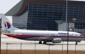 Na Madagaskarju morda našli nove dele razbitin izginulega malezijskega letala