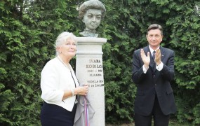 Ivana Kobilca se je 90 let po smrti s kipom vrnila v Podbrezje