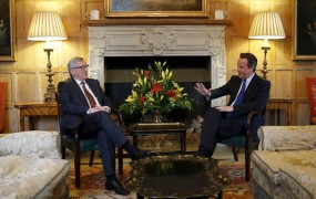 Juncker ne razmišlja o odstopu v primeru brexita