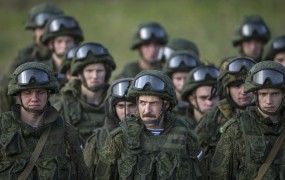 Putin: Rusija se ne bo pustila zvabiti v oboroževalno tekmo z Natom