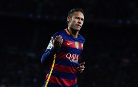 Neymar podaljšal z Barcelono; odkupna klavzula od 200 do 250 milijonov evrov