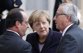 Za Merklovo naj bi bil Juncker "del problema" znotraj EU