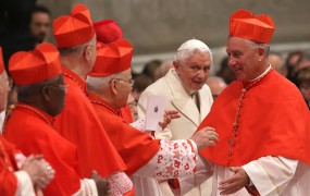 Dva papeža, en Vatikan