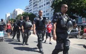 Policija v Riu pozdravlja turiste: "Dobrodošli v peklu!"