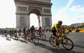 Froome tretjič zmagal na Touru, Greipl dobil zadnjo etapo do Pariza
