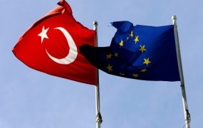 Turški zunanji minister: EU ponižuje Turčijo