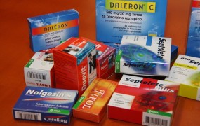 Slovenci za zdravila porabijo na desetine milijonov evrov letno