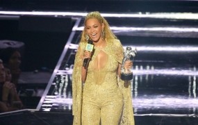 Beyonce in Rihanna prvi zvezdi podelitve nagrad MTV, Britney Spears razočarala