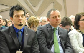 Ekskluzivno: Peter Vrisk in Gregor Golobič naj bi pripravljala združitev SLS z SMC