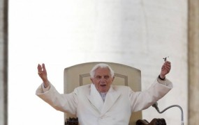 Pri založbi Družina izšla knjiga pogovorov z zaslužnim papežem Benediktom XVI.