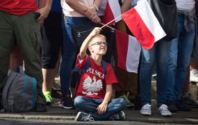 Sramotna resolucija evroposlancev o Poljski