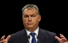 Orban o nezakonitih migrantih: Treba bi jih bilo zbrati in poslati v taborišča izven EU
