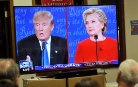 Clintonova in Trump opravila prvo televizijsko soočenje 