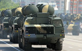 Rusija svojo bazo v Siriji okrepila z raketnim sistemom S-300; Američani protestirajo