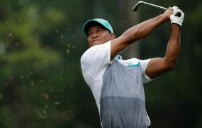 Tiger Woods se vrača na zelenice