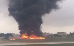 VIDEO: Pet Francozov umrlo v strmoglavljenju letala na Malti