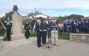 Pahor z italijanskim predsednikom odkril spomenik Slovencem, padlim na soški fronti