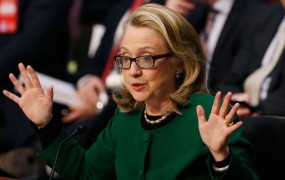 Clintonova razjarjena zaradi preiskave FBI