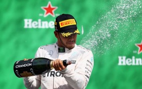 Hamilton z zmago v Mehiki na večni lestvici ujela Alaina Prosta