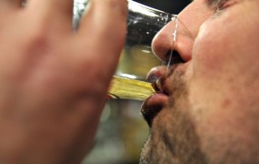 Alkoholizem slovensko zdravstvo letno stane 153 milijonov evrov