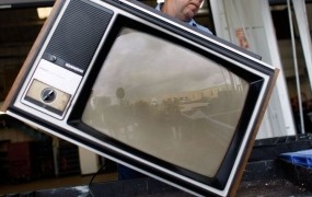 Pomočnik hrvaškega ministra albanskemu zaporniku ukradel televizor?