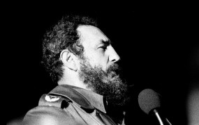 Umrl je komunistični diktator Fidel Castro