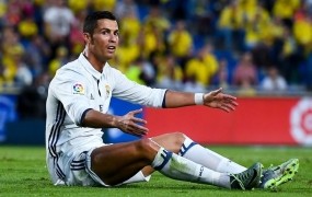 Je Cristiano Ronaldo res z denarjem utišal žensko, ki ga je obtožila posilstva