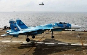 Rusko letalo strmoglavilo ob pristajanju na letalonosilki