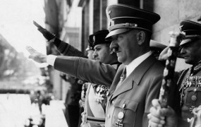 Kaj je všeč italijanskim dijakom: Hitlerjev Mein Kampf!