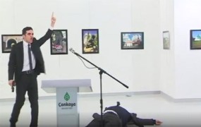 Morilec kričal "Alah Akbar!" ko je streljal na ruskega ambasadorja