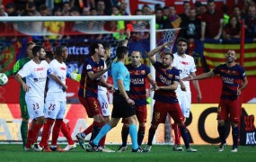 Fifa želi izkoreniniti nesramnost nogometašev do sodnikov