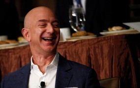 "Svinjsko bogati" Jeff Bezos ima že več kot 200 milijard dolarjev premoženja