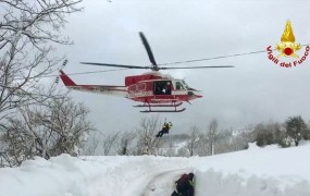 Nedaleč od zasutega hotela strmoglavil helikopter: šest mrtvih
