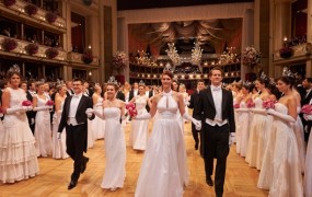 Na Dunaju drevi prestižni 61. operni ples