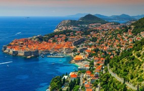 Zaradi snemanja Robina Hooda gorelo v starem delu Dubrovnika