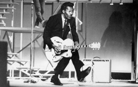 Umrl je legendarni rocker Chuck Berry